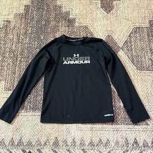 Under armor fitted youth, extra small heat gear, long sleeve shirt 4 for $20sale